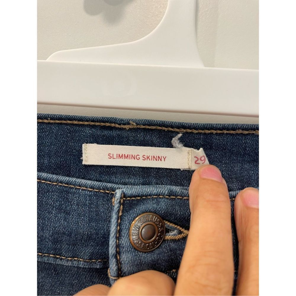 Levi Slimming Skinny Jeans - Picture 3 of 7